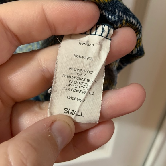 C&S Teal/Yellow Print Scoop Neck Crop Top Size S - Picture 6 of 7